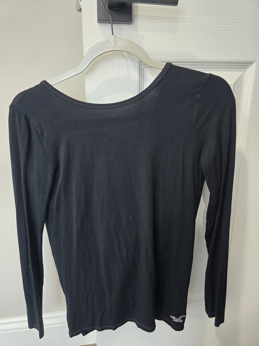 Hollister Women’s Black Long-Sleeve Scoop Neck Top